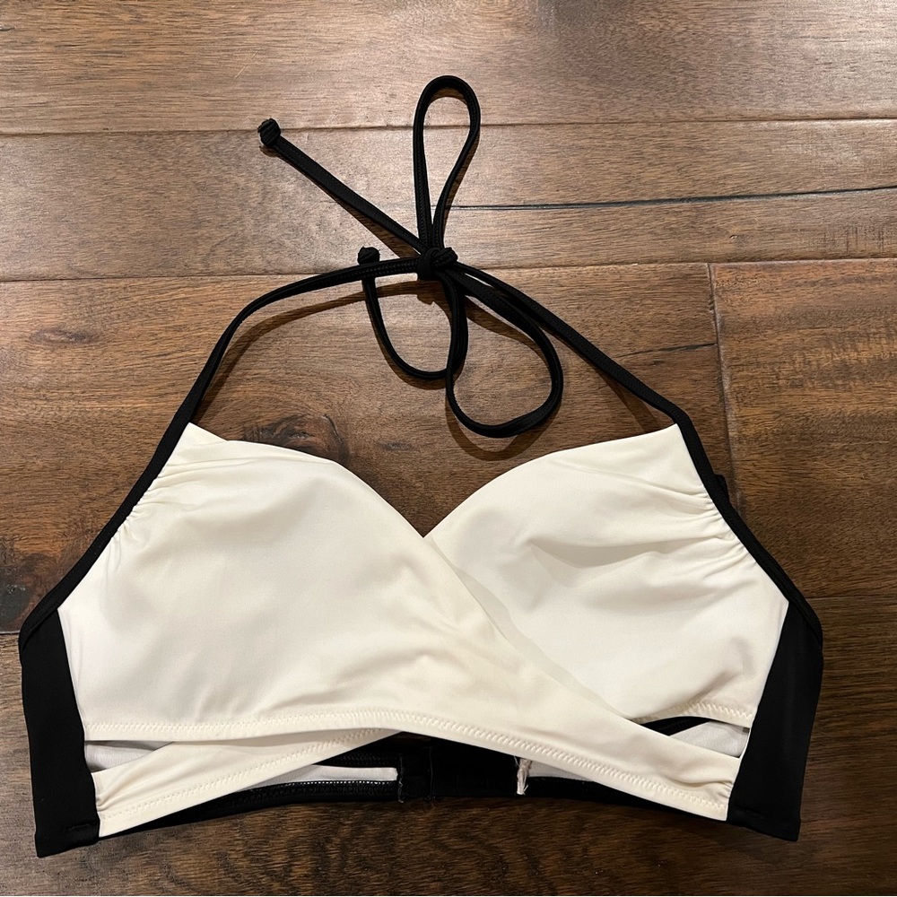 Victoria’s Secret Pink Cut Out Bikini Top